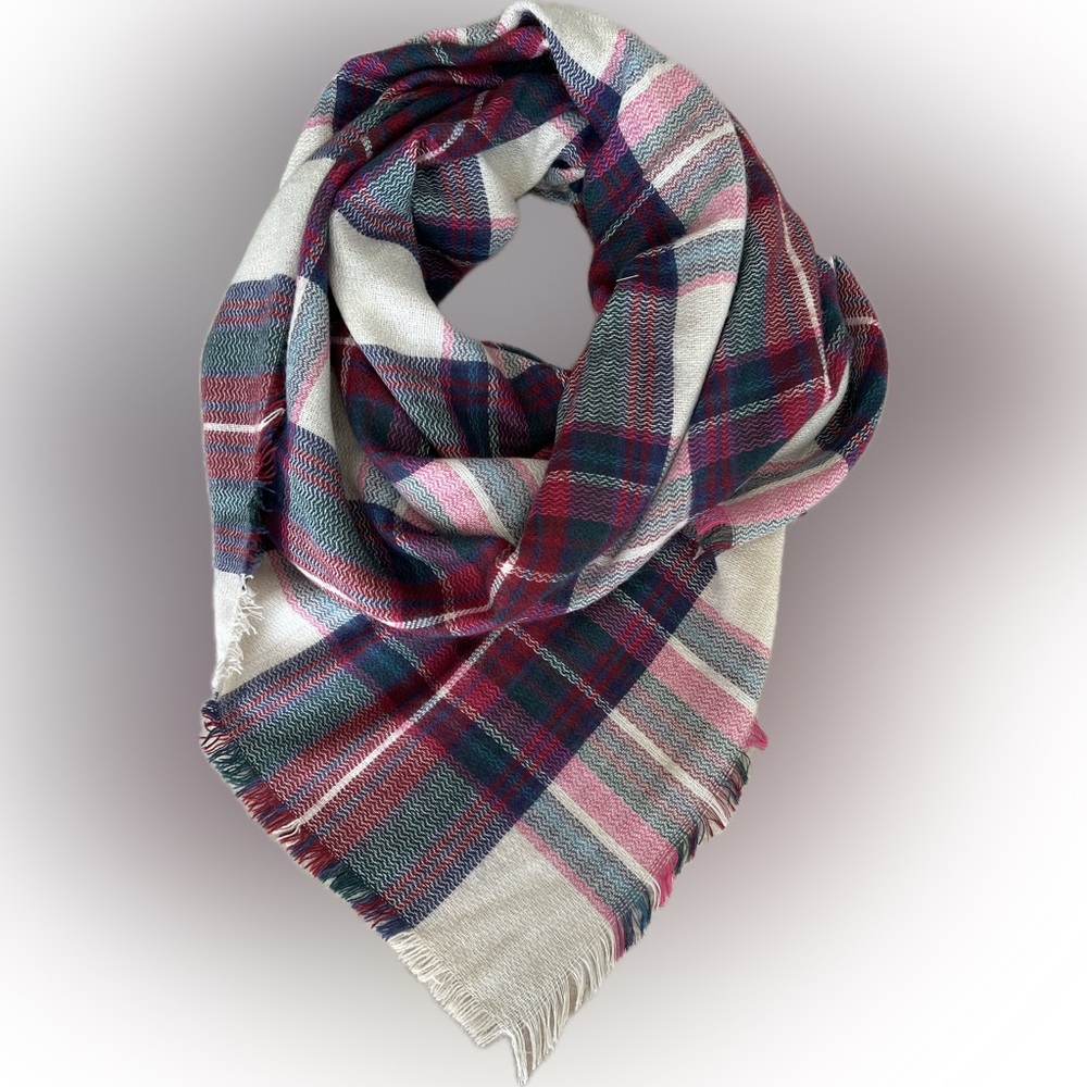 Women’s Plaid Blanket Scarf